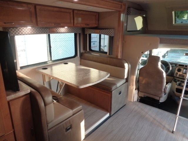 Photo 4 - 2020 Thor Motor Coach Class C Motorhome rental photo 6