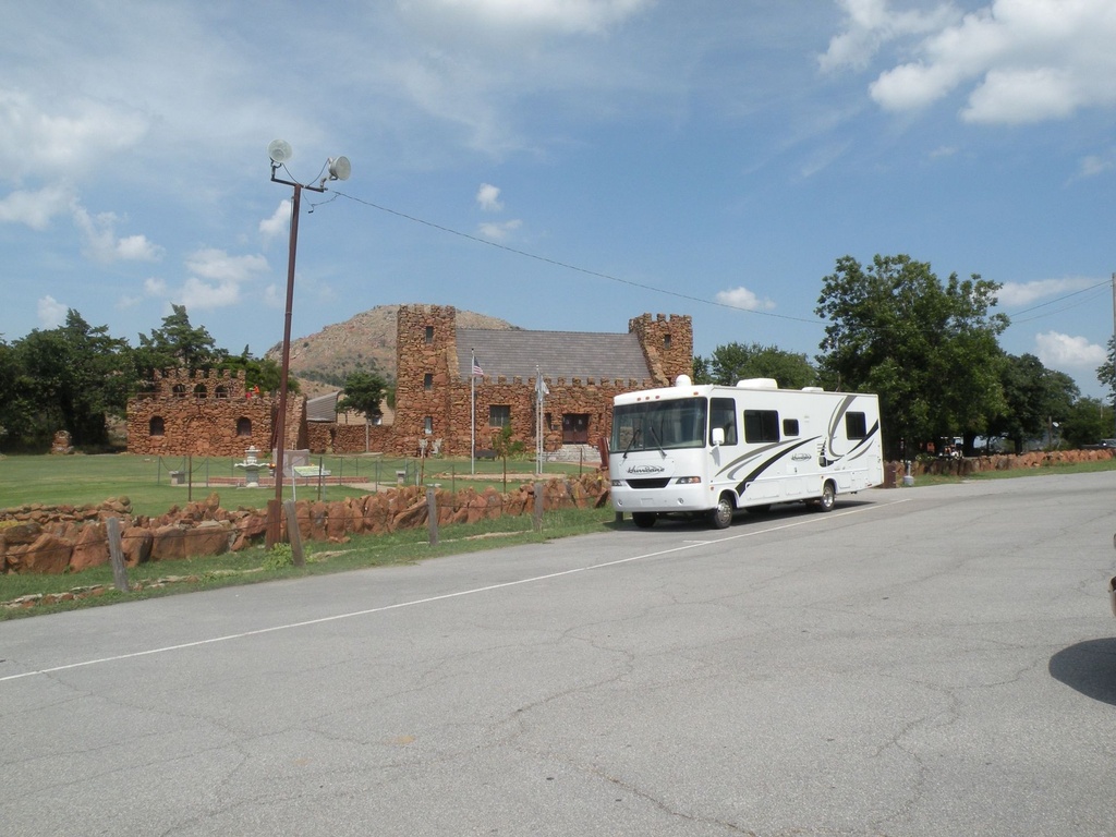 Photo 5 - 2005 Thor Motor Coach Class A Motorhome rental photo 7