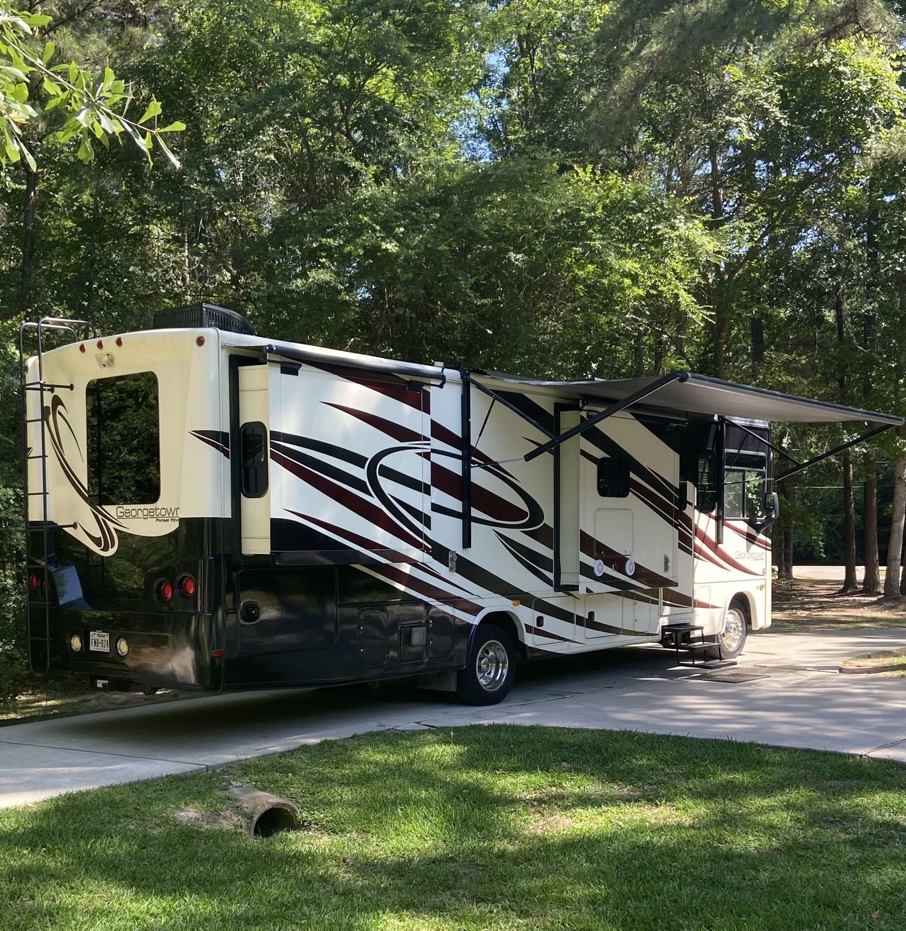 Photo 0 - 2015 Forest River Class A Motorhome rental photo 2