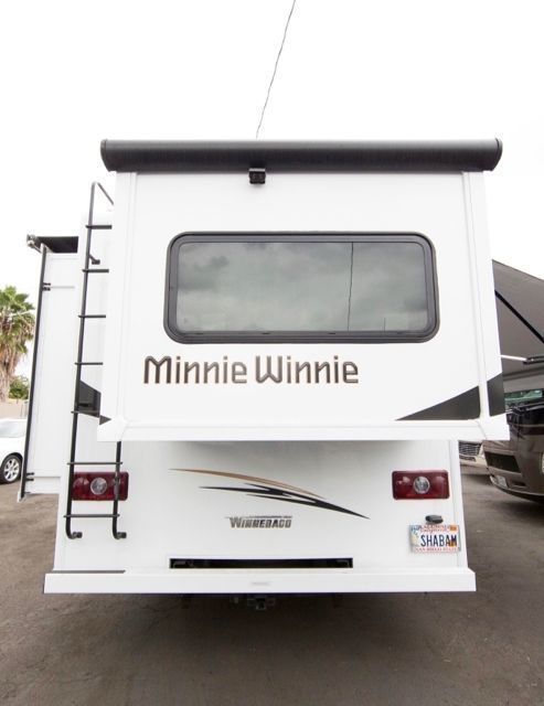 Photo 2 - 2017 Winnebago Class C Motorhome rental photo 4