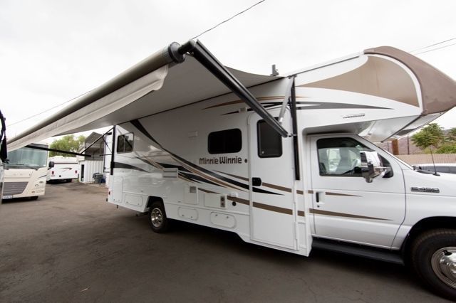 Photo 6 - 2017 Winnebago Class C Motorhome rental photo 8