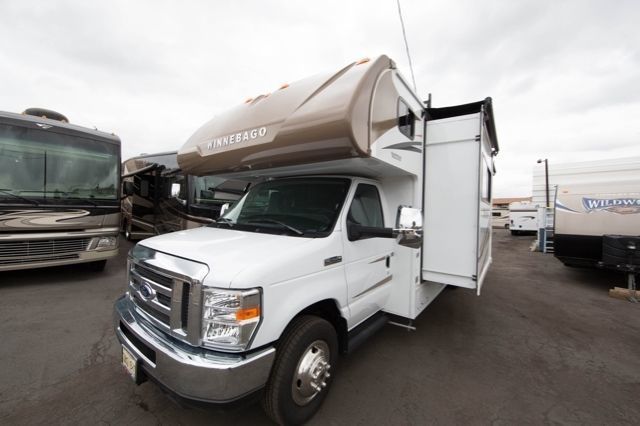 Photo 8 - 2017 Winnebago Class C Motorhome rental photo 10
