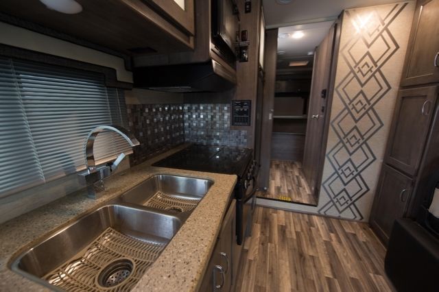 Photo 13 - 2017 Winnebago Class C Motorhome rental photo 15