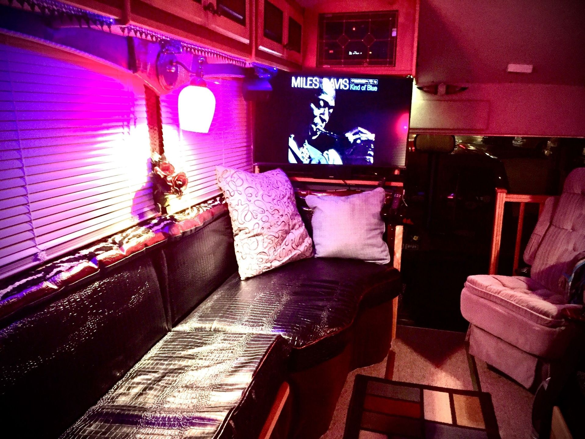 Photo 19 - 1985 Eagle Class A Motorhome rental photo 21