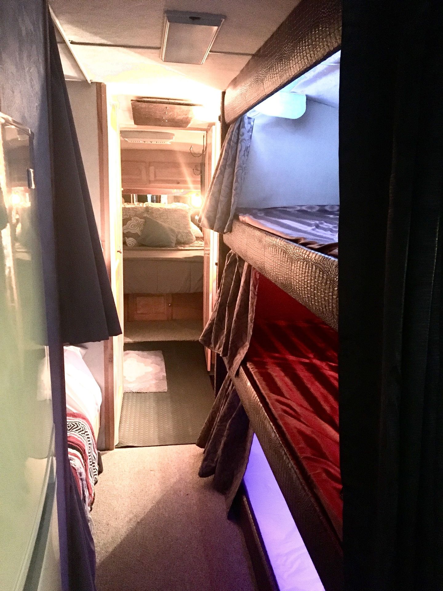 Photo 23 - 1985 Eagle Class A Motorhome rental photo 25