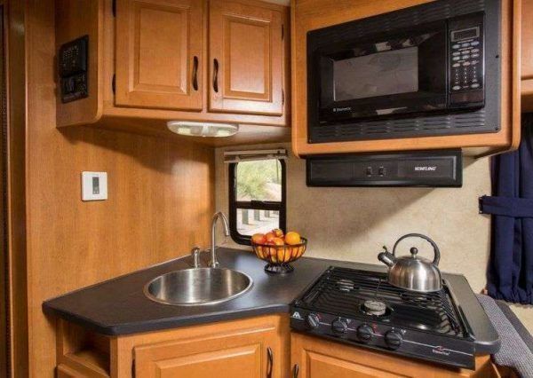 Photo 10 - 2017 Thor Class C Motorhome rental photo 12