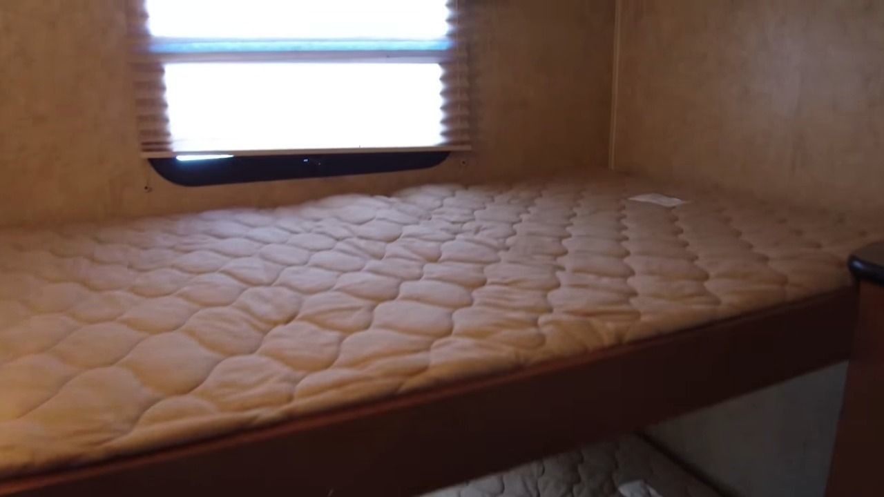 Photo 13 - 2014 Dutchmen Travel Trailer rental photo 15