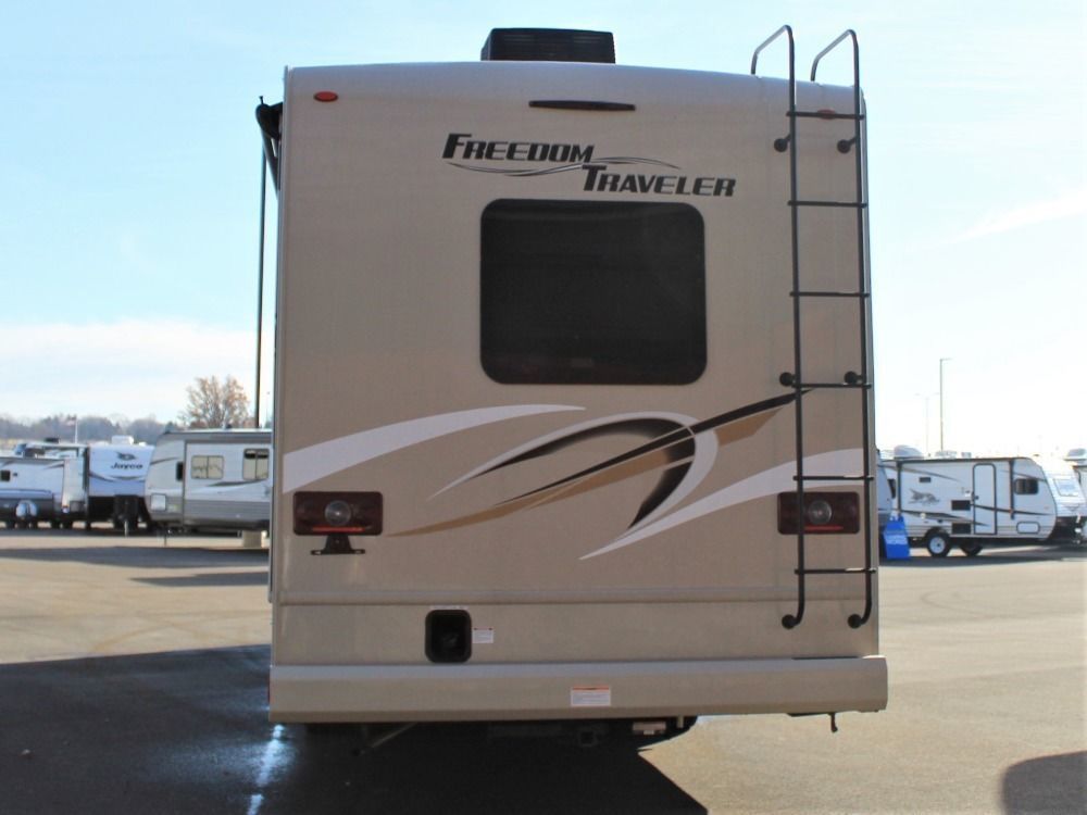 Photo 2 - 2020 Thor Class A Motorhome rental photo 3