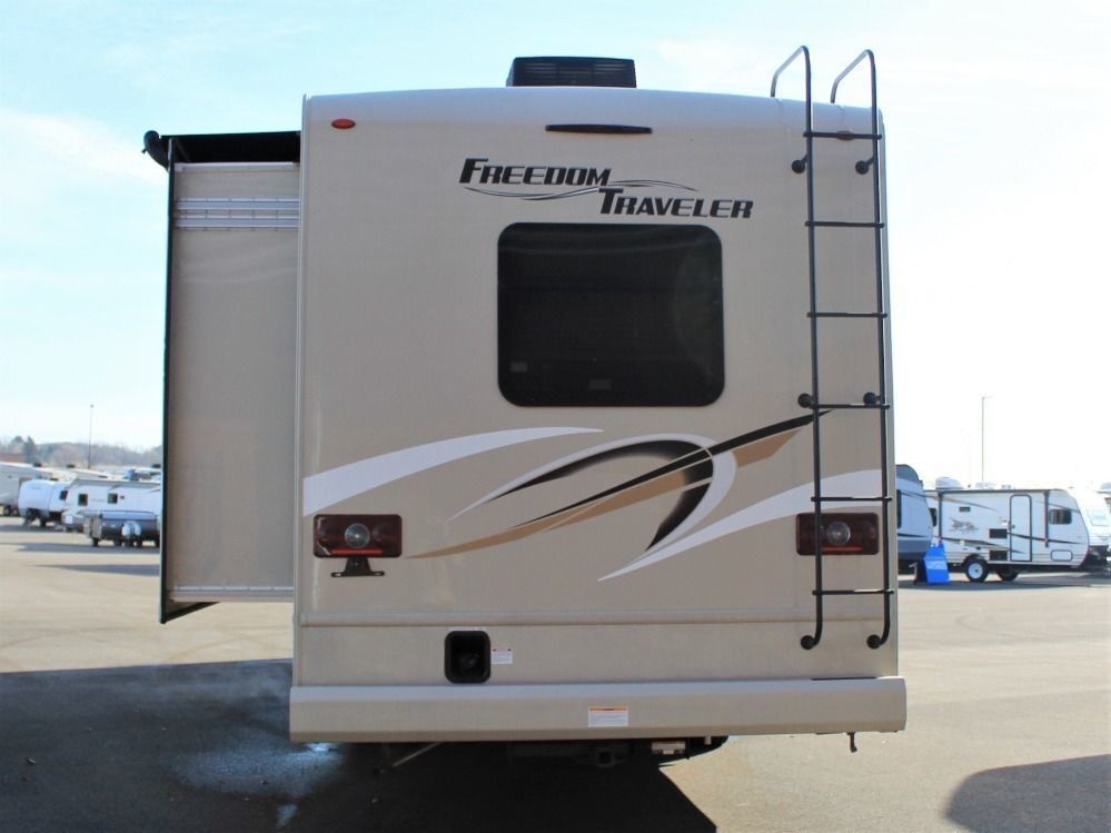 Photo 3 - 2020 Thor Class A Motorhome rental photo 4