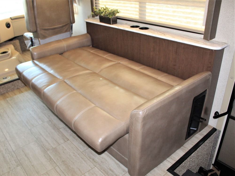 Photo 15 - 2020 Thor Class A Motorhome rental photo 16