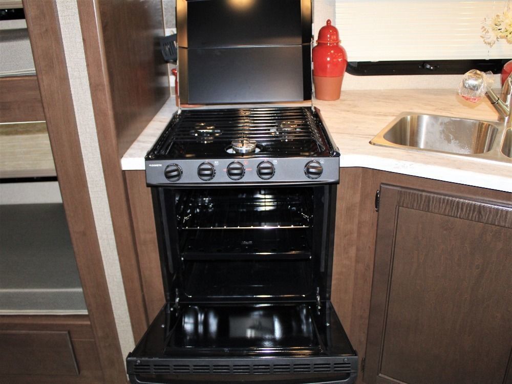 Photo 31 - 2020 Thor Class A Motorhome rental photo 32