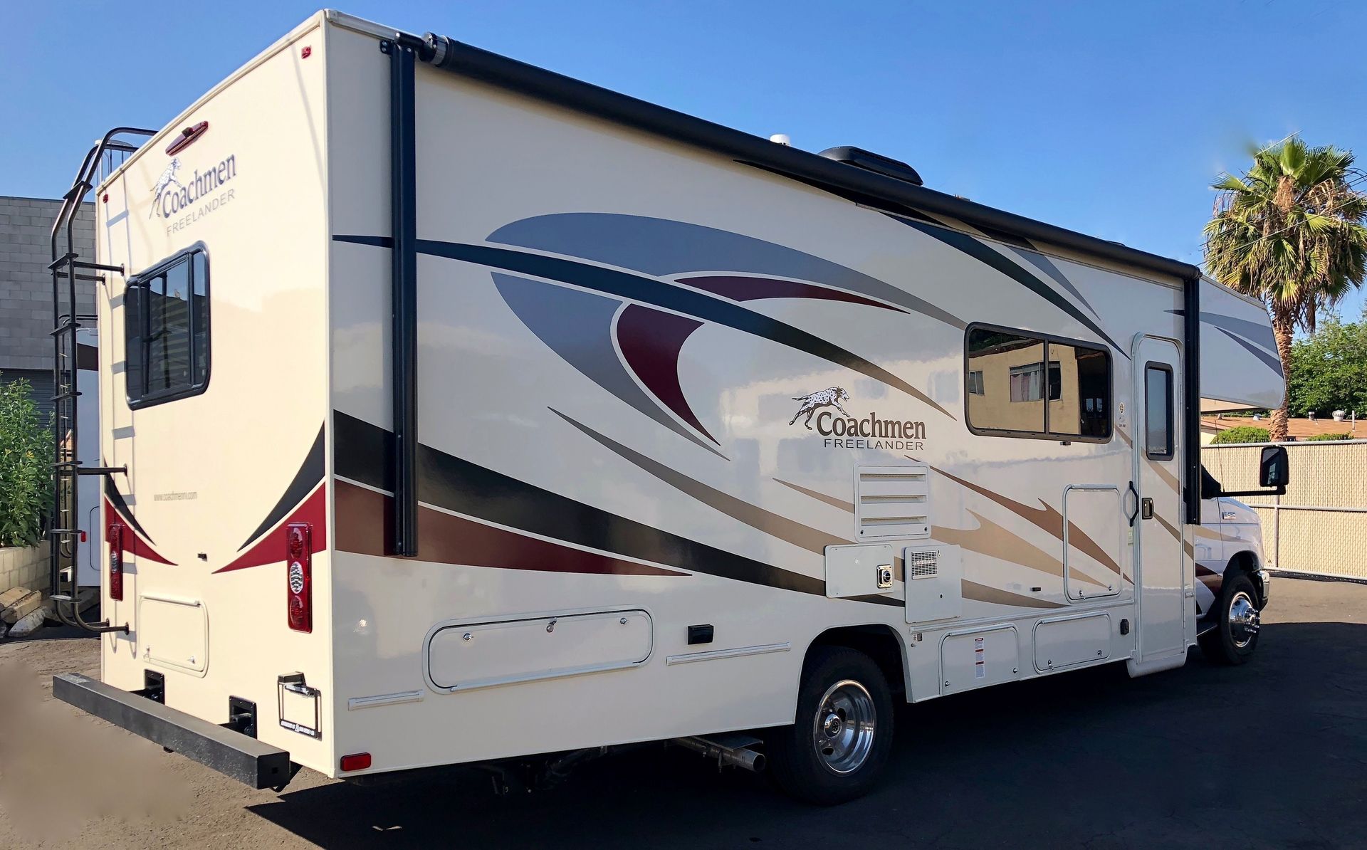 Photo 4 - 2019 Coachmen Class C Motorhome rental photo 6