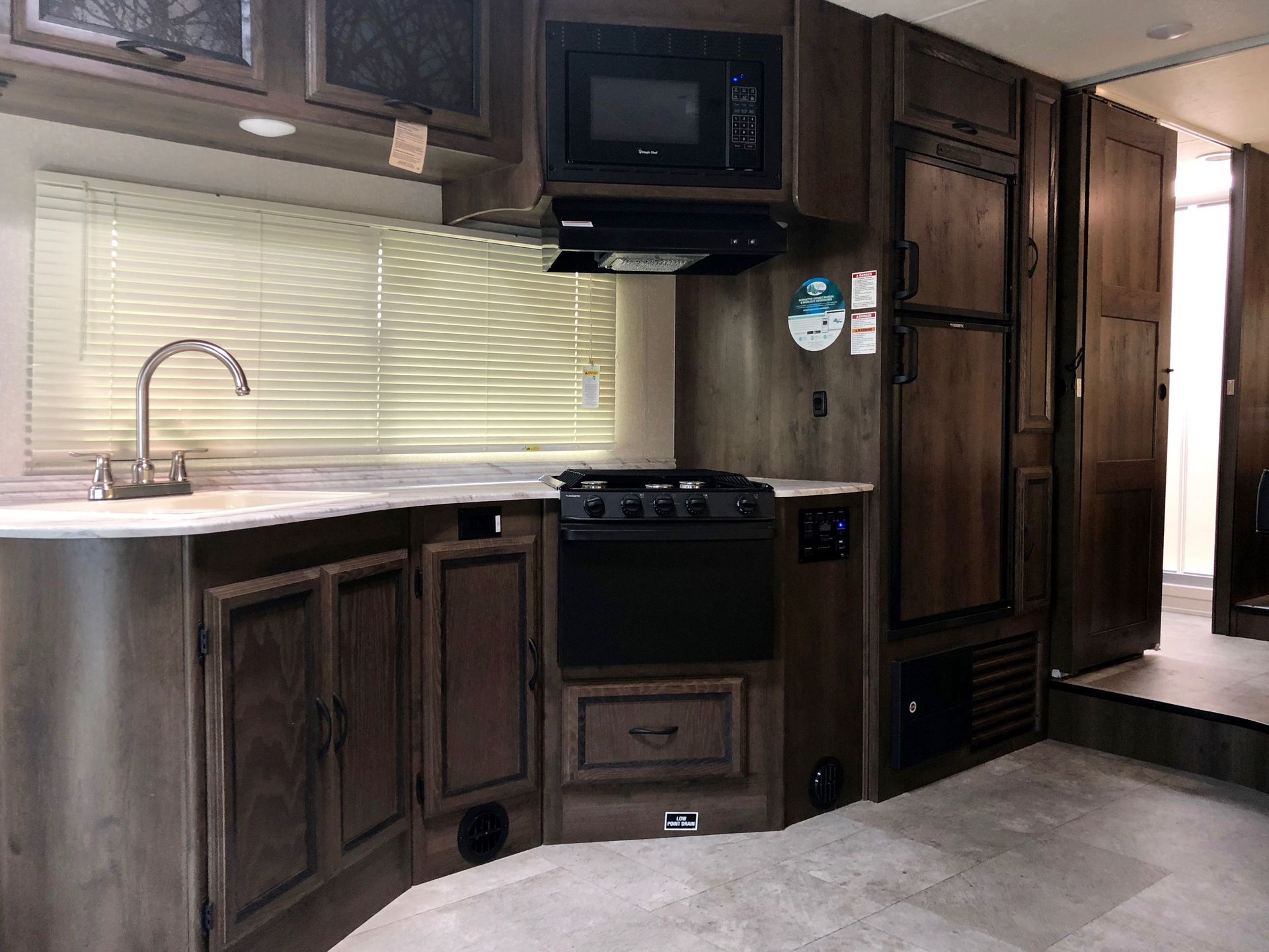Photo 14 - 2019 Coachmen Class C Motorhome rental photo 16