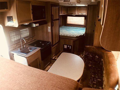 Photo 17 - 2016 Coachmen Class C Motorhome rental photo 19