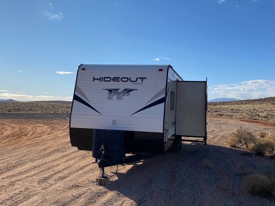 Photo 2 - 2018 Keystone Travel Trailer rental photo 4