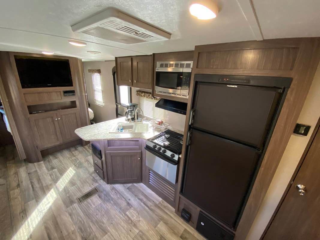 Photo 8 - 2018 Keystone Travel Trailer rental photo 10