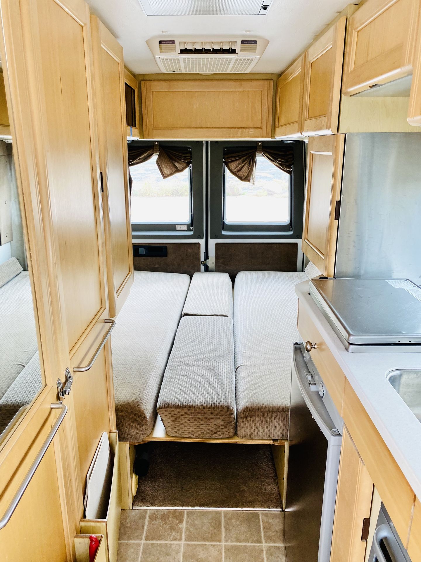 Photo 7 - 2004 Mercedes-Benz Class B Motorhome rental photo 9