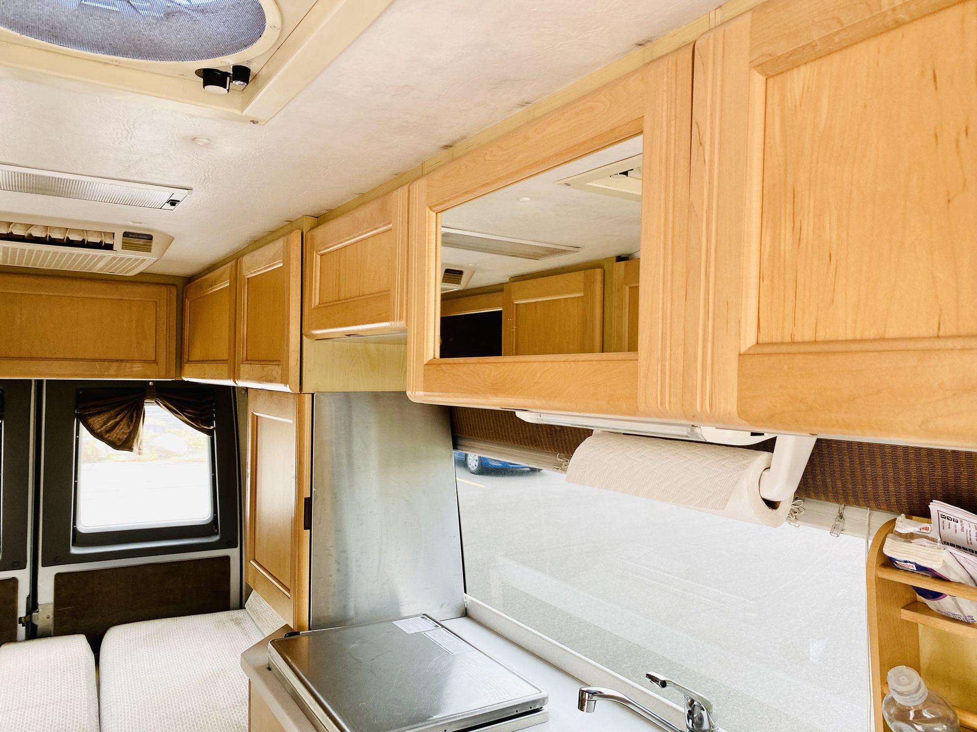 Photo 8 - 2004 Mercedes-Benz Class B Motorhome rental photo 10
