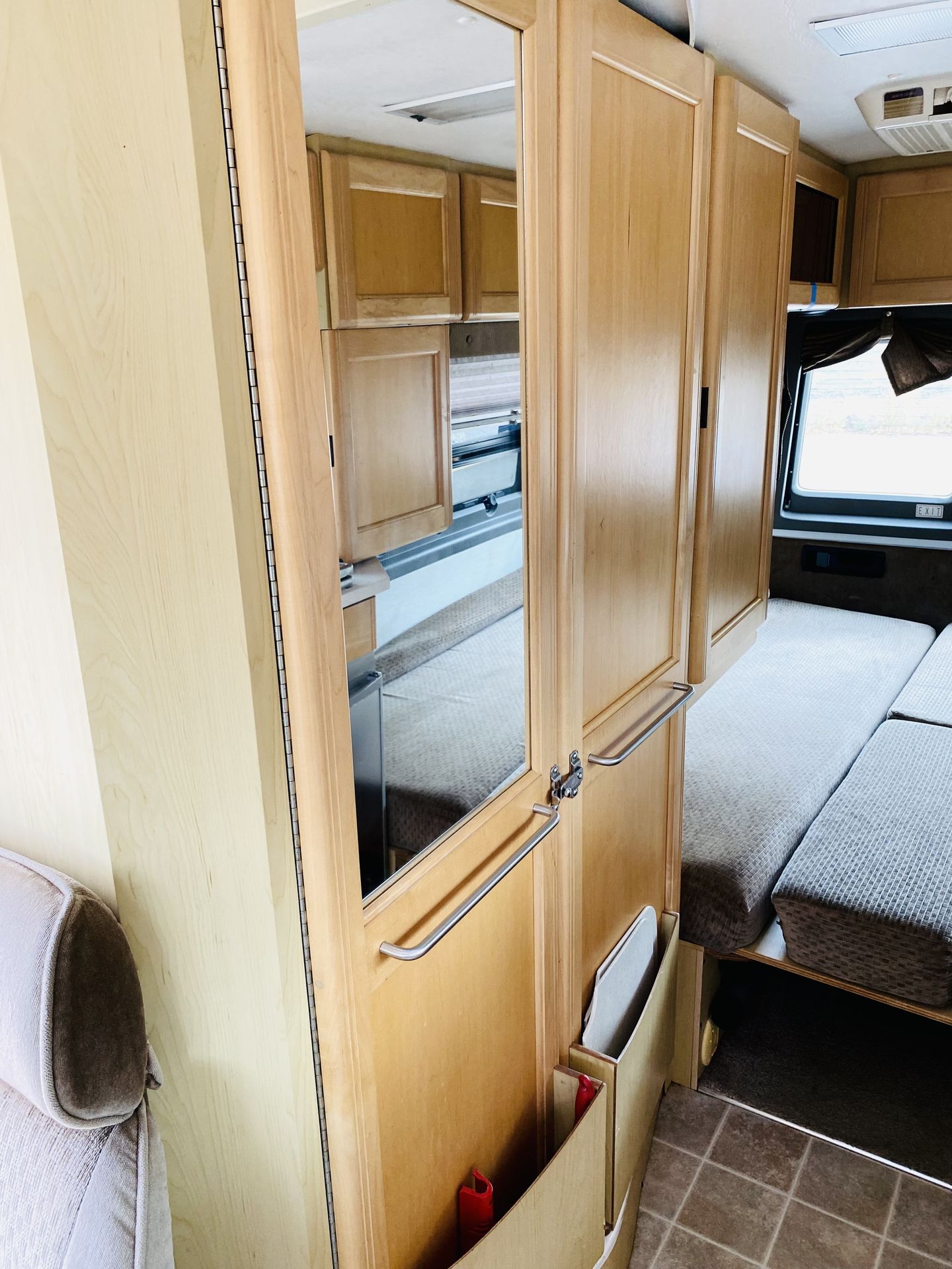 Photo 17 - 2004 Mercedes-Benz Class B Motorhome rental photo 19