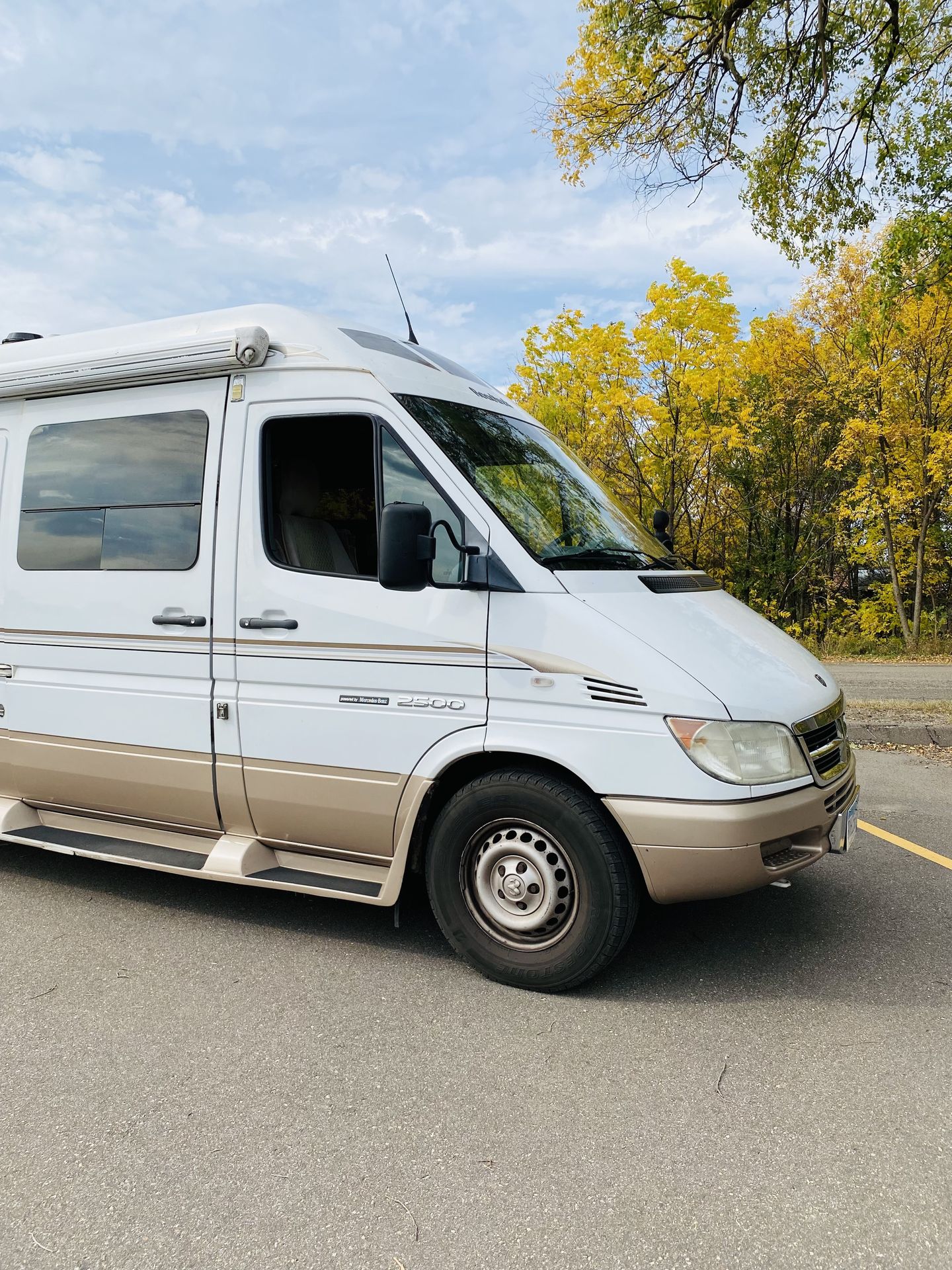 Photo 20 - 2004 Mercedes-Benz Class B Motorhome rental photo 22