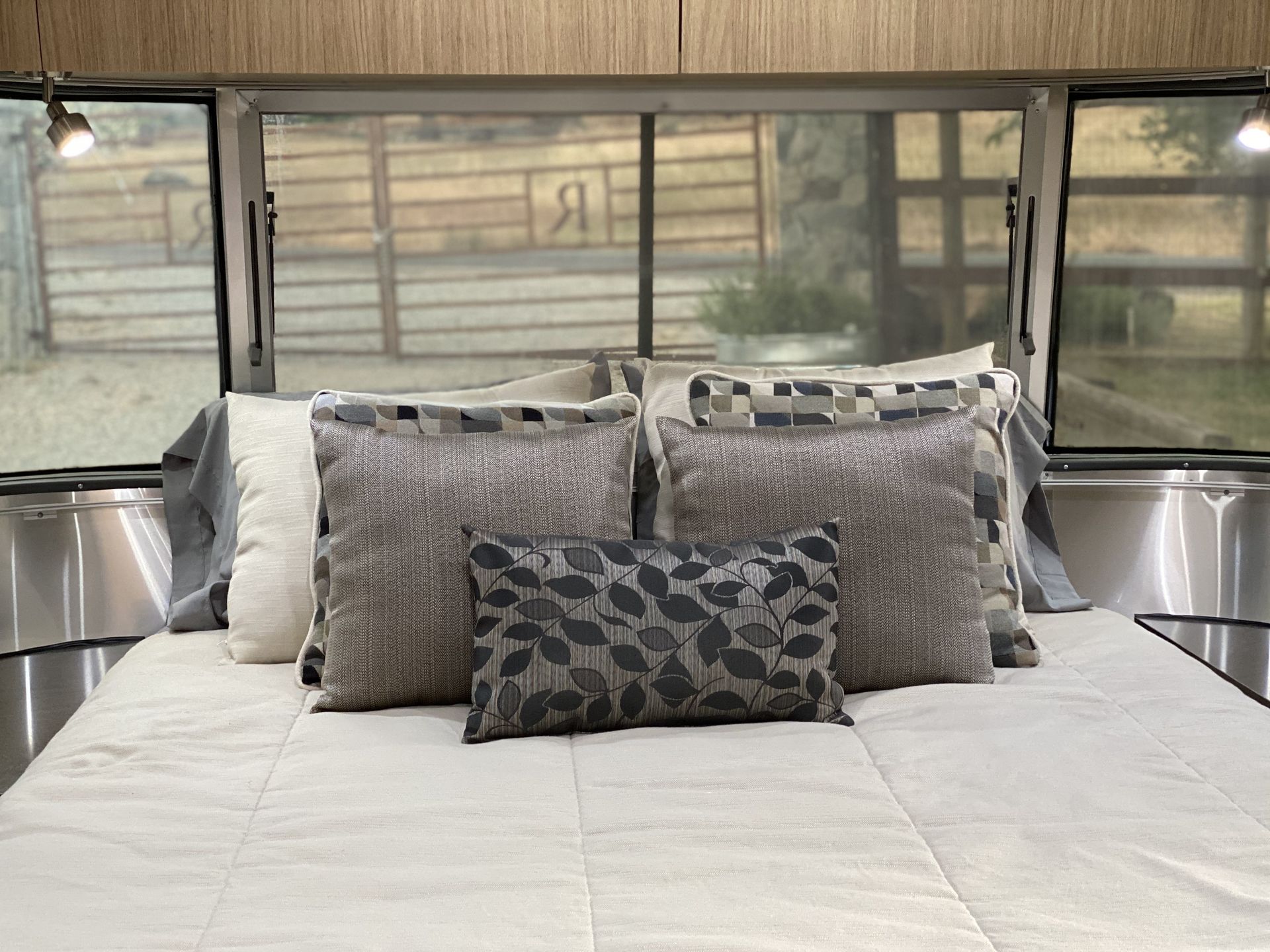 Photo 7 - 2019 Airstream Travel Trailer rental photo 9
