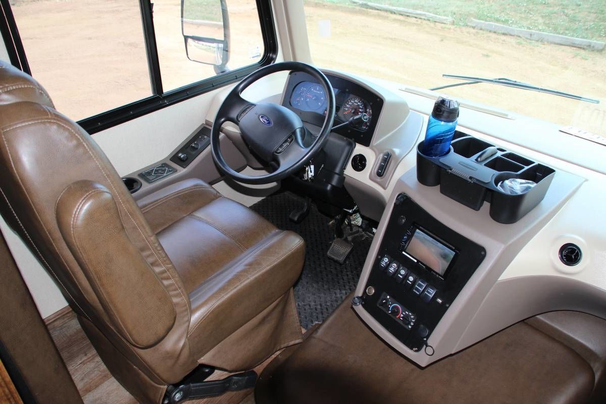 Photo 10 - 2015 Forest River Class A Motorhome rental photo 12