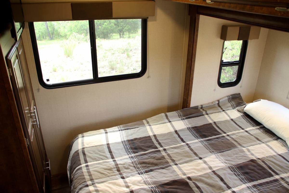 Photo 16 - 2015 Forest River Class A Motorhome rental photo 18