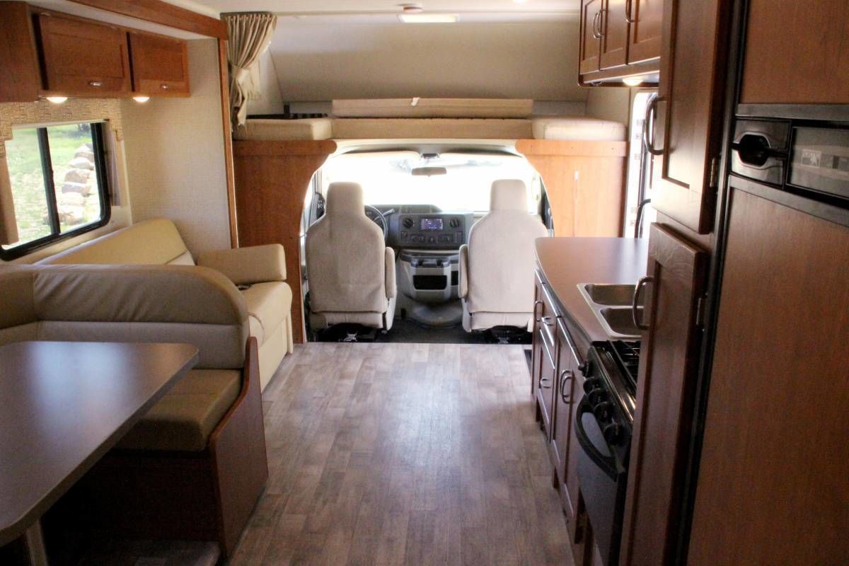 Photo 20 - 2018 Winnebago Class C Motorhome rental photo 22