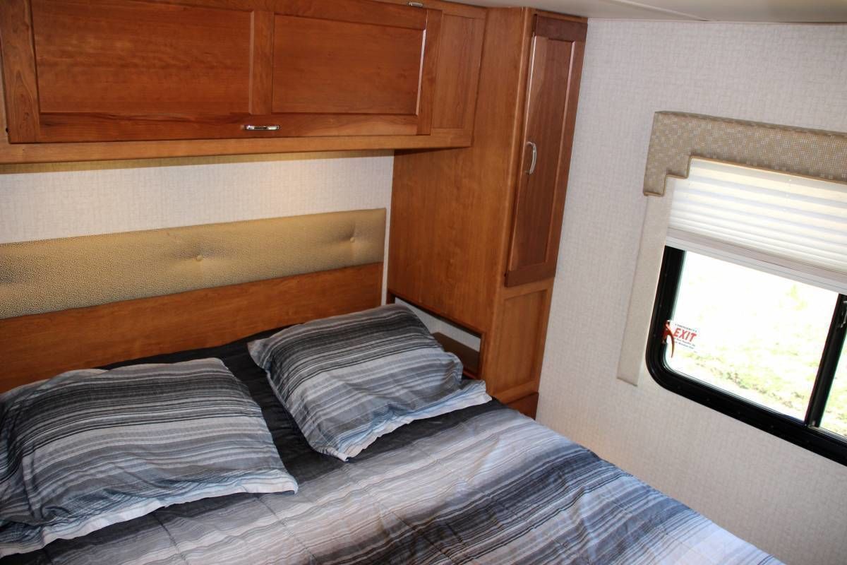 Photo 21 - 2018 Winnebago Class C Motorhome rental photo 23