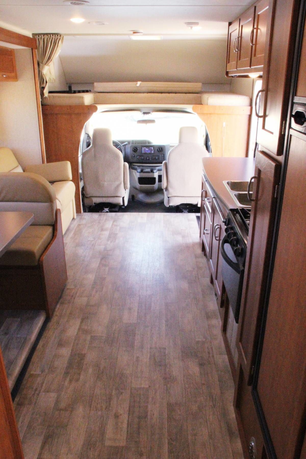 Photo 23 - 2018 Winnebago Class C Motorhome rental photo 25