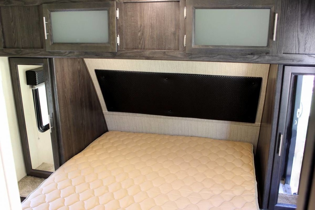 Photo 3 - 2018 Dutchmen Travel Trailer rental photo 5