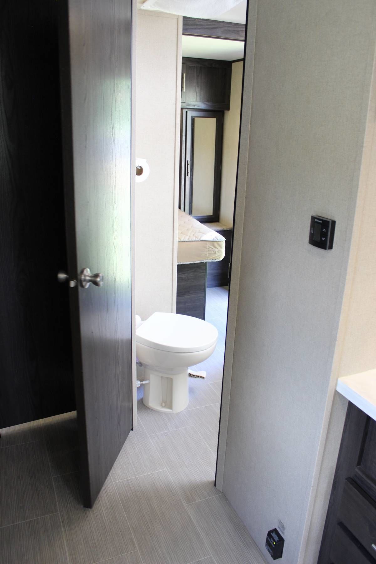 Photo 8 - 2018 Dutchmen Travel Trailer rental photo 10