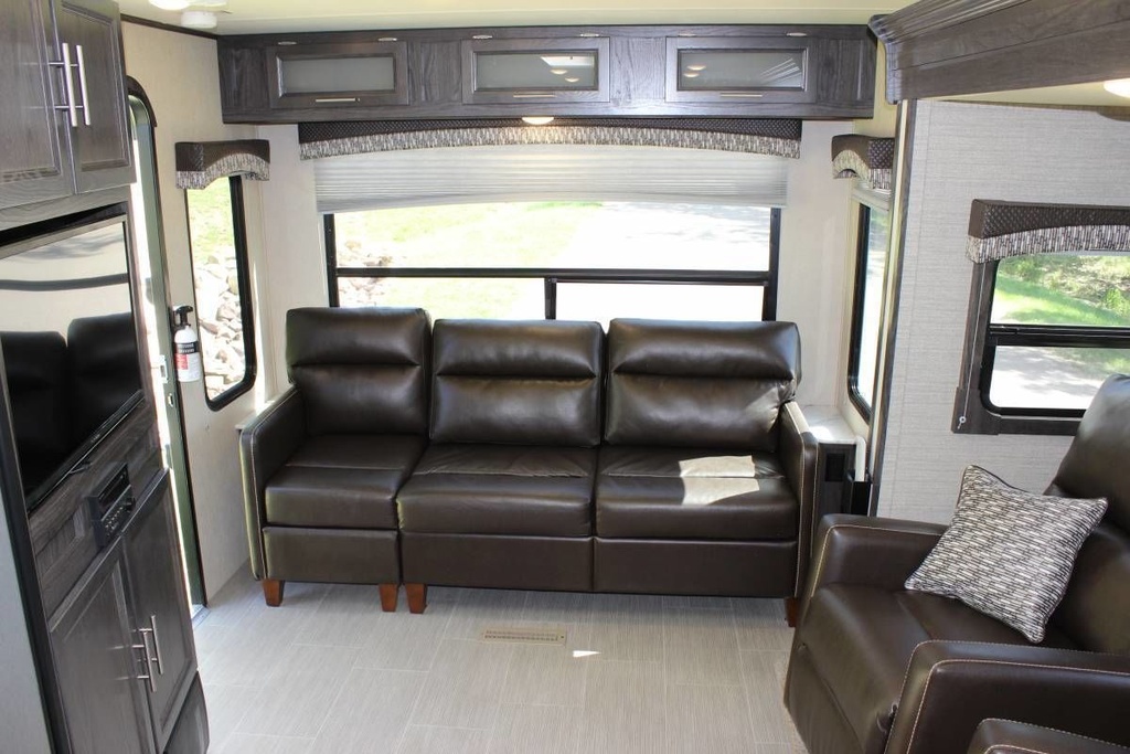 Photo 14 - 2018 Dutchmen Travel Trailer rental photo 16