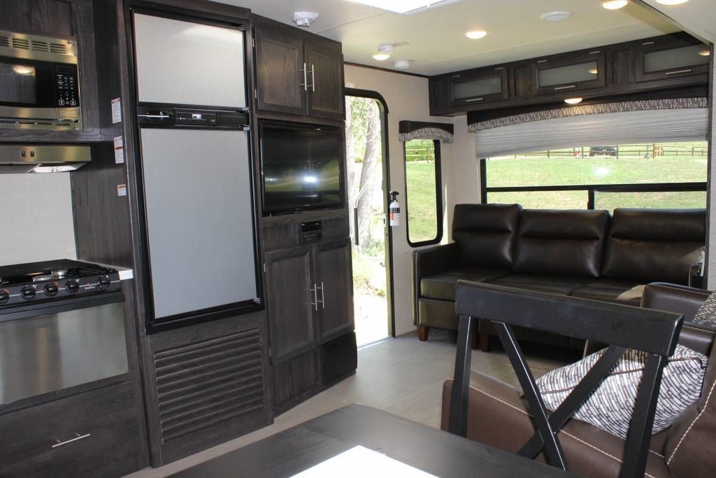 Photo 16 - 2018 Dutchmen Travel Trailer rental photo 18