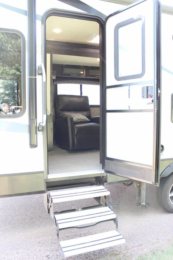 Photo 20 - 2018 Dutchmen Travel Trailer rental photo 22
