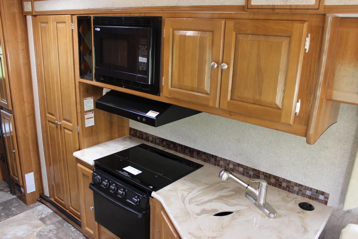 Photo 12 - 2019 Coleman Class C Motorhome rental photo 14