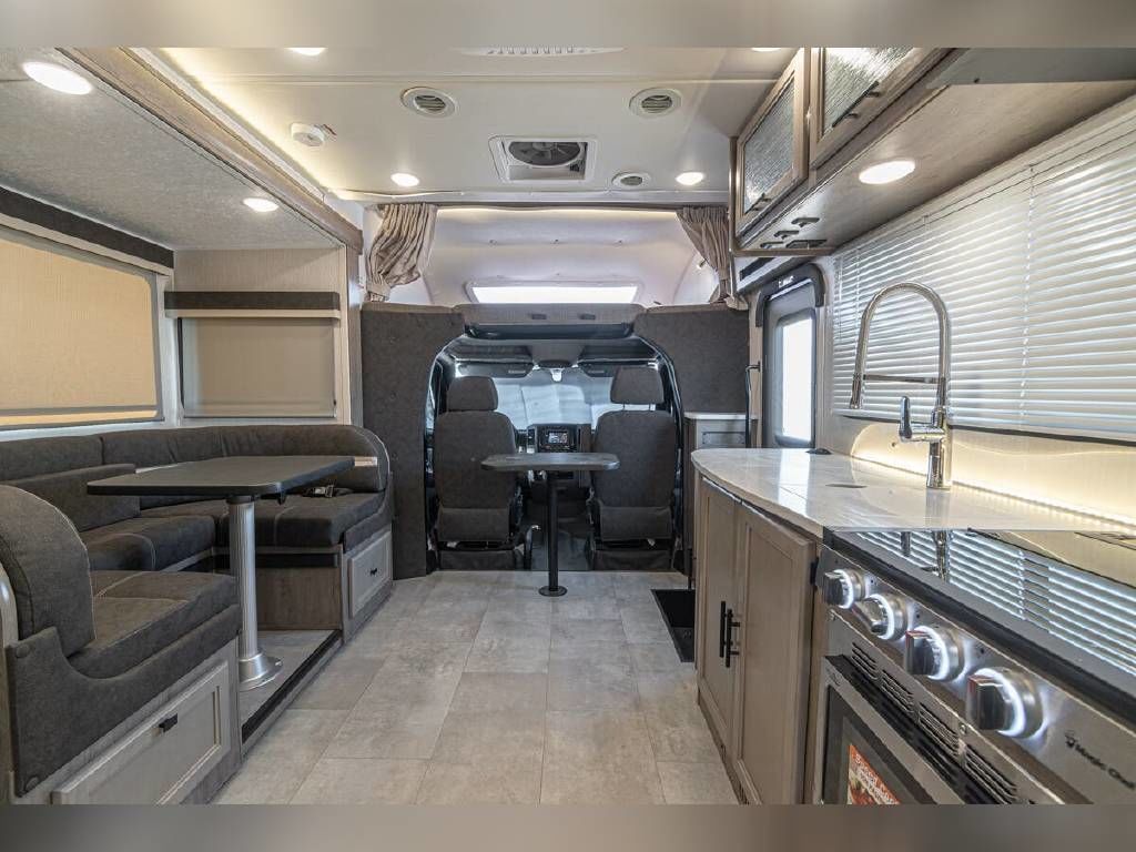 Photo 17 - 2019 Coachmen Class C Motorhome rental photo 19