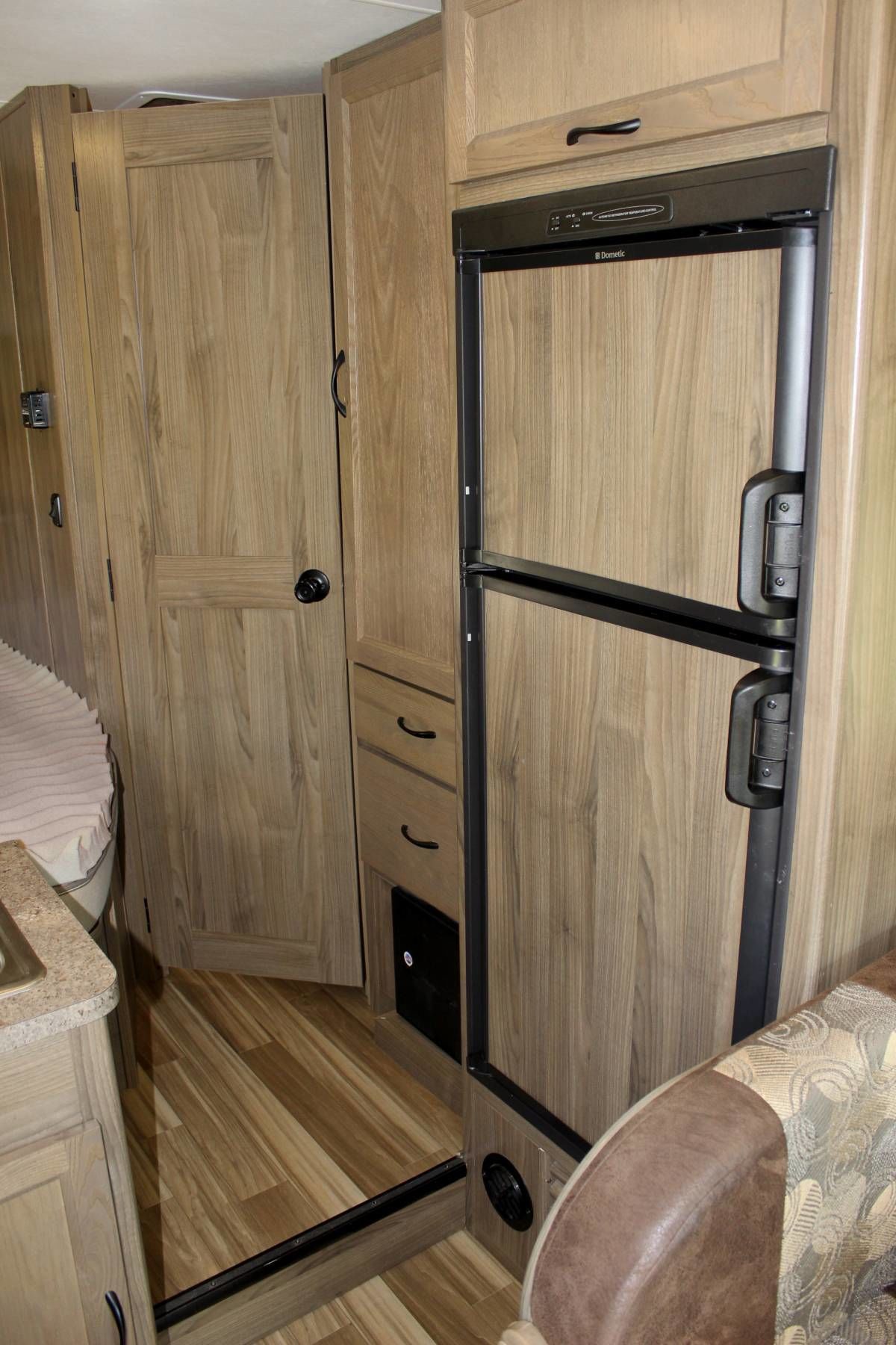 Photo 19 - 2017 Coachmen Class C Motorhome rental photo 21
