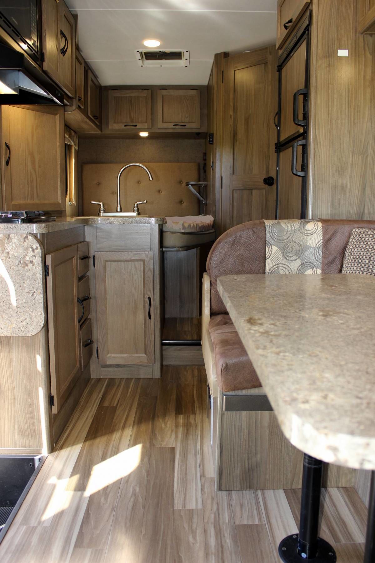 Photo 21 - 2017 Coachmen Class C Motorhome rental photo 23