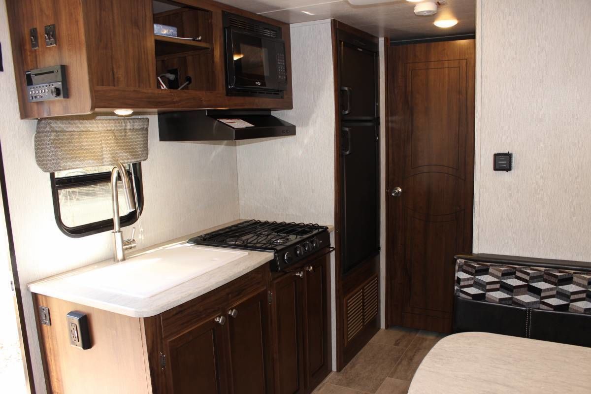 Photo 5 - 2018 Heartland Travel Trailer rental photo 7