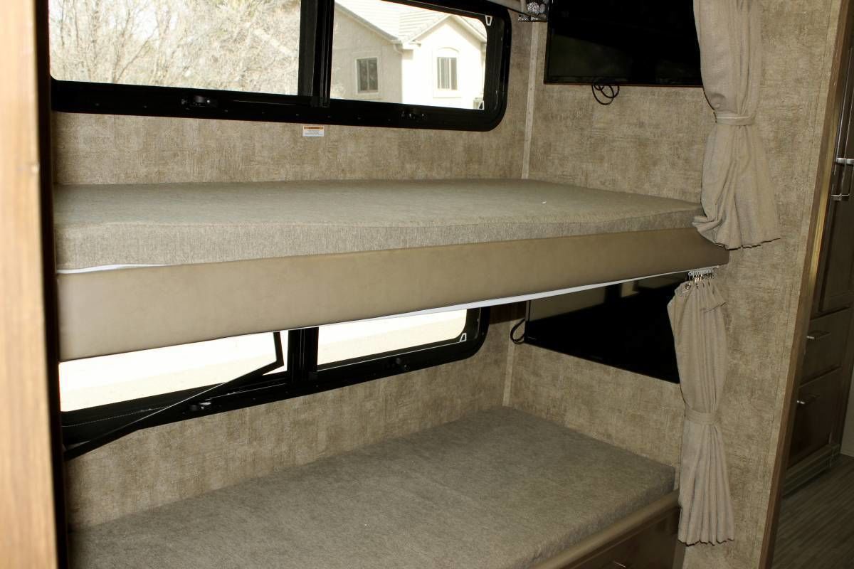 Photo 19 - 2018 Jayco Class C Motorhome rental photo 21