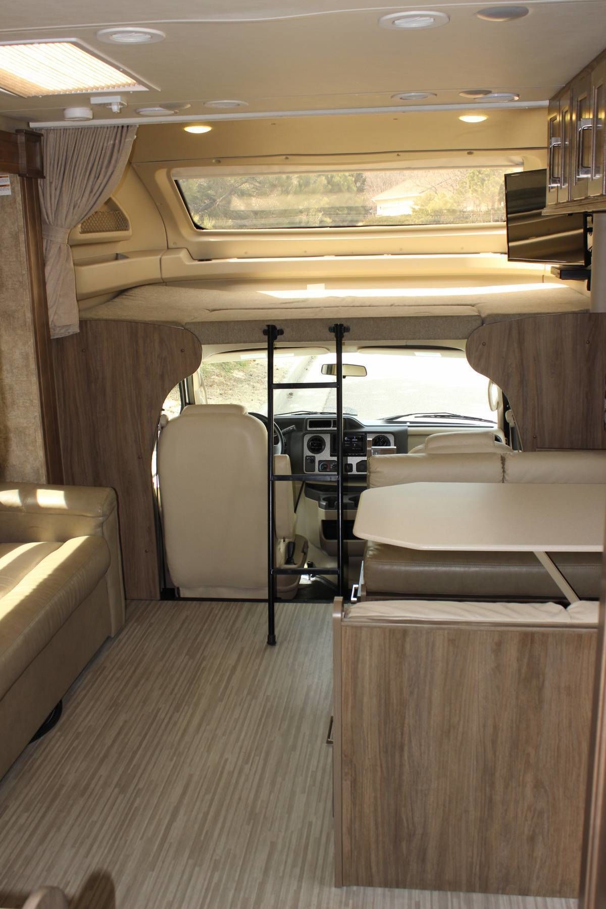 Photo 22 - 2018 Jayco Class C Motorhome rental photo 24
