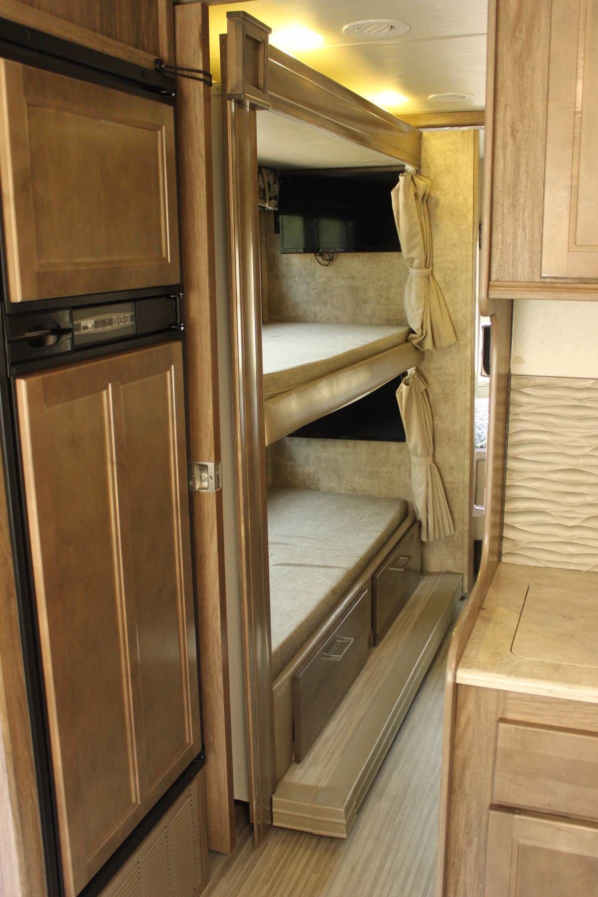 Photo 23 - 2018 Jayco Class C Motorhome rental photo 25