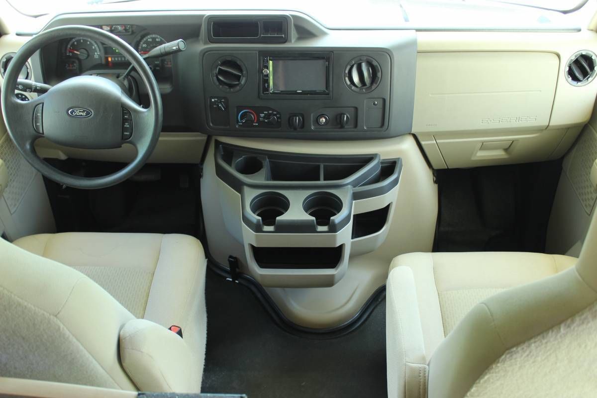 Photo 6 - 2016 Coachmen Class C Motorhome rental photo 8