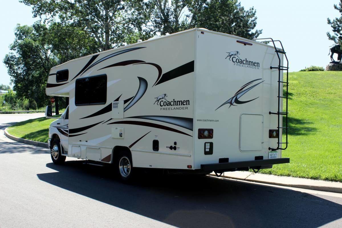 Photo 10 - 2016 Coachmen Class C Motorhome rental photo 12