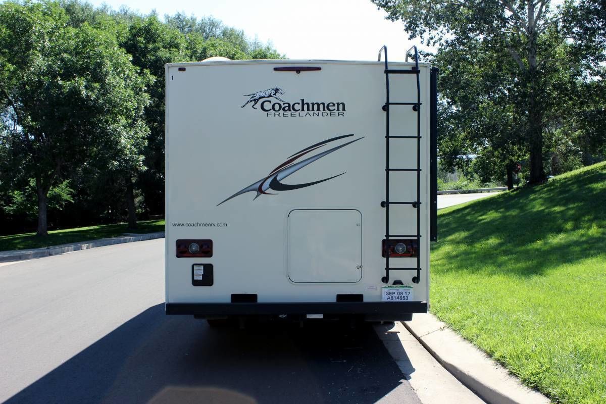 Photo 11 - 2016 Coachmen Class C Motorhome rental photo 13