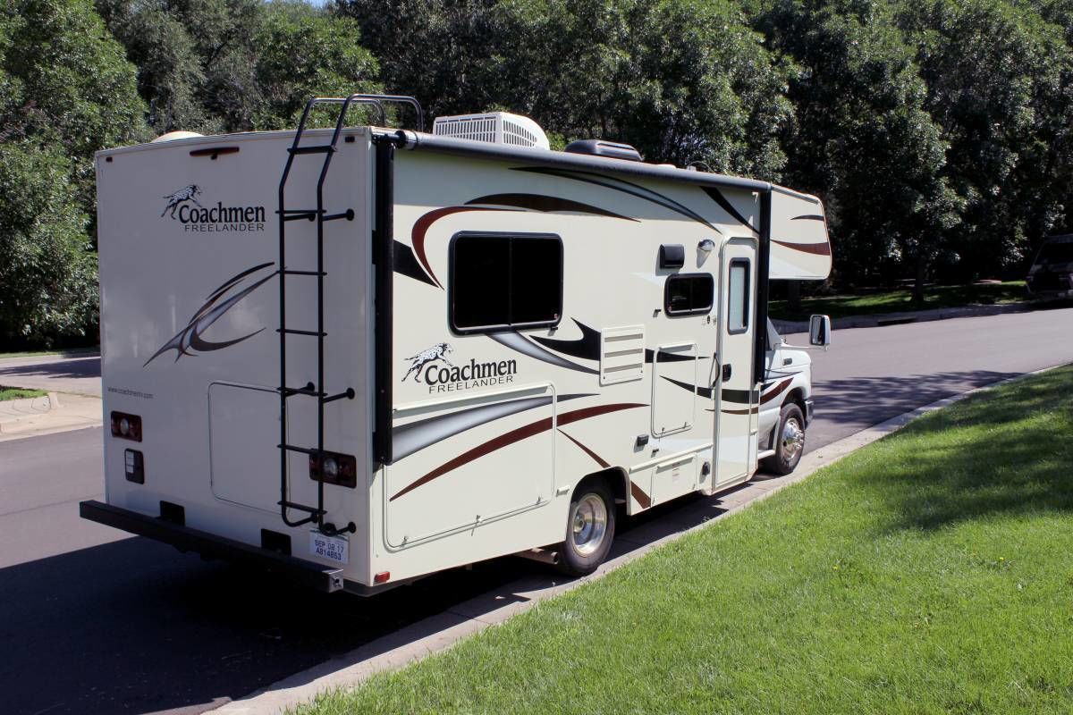 Photo 12 - 2016 Coachmen Class C Motorhome rental photo 14