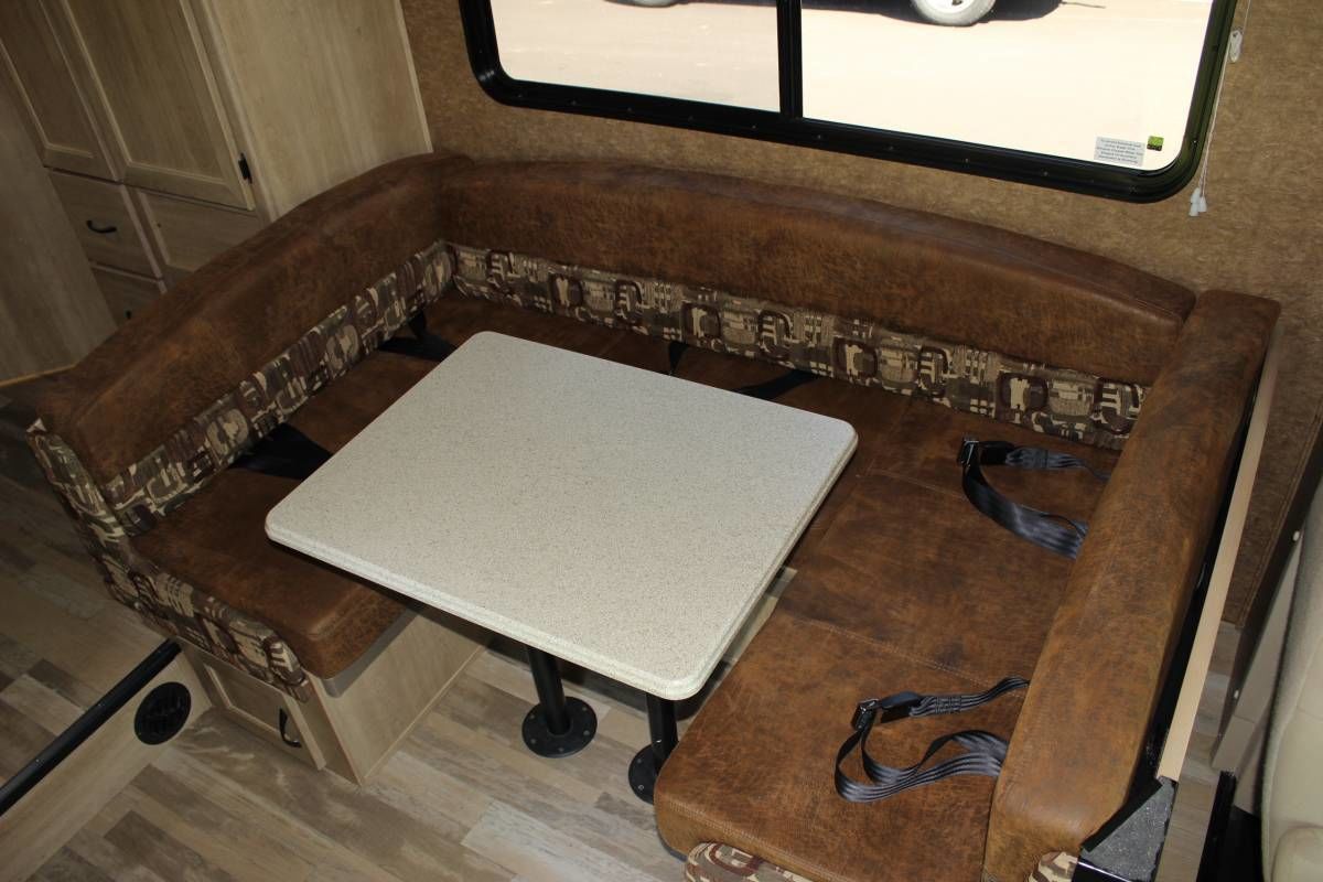 Photo 15 - 2016 Coachmen Class C Motorhome rental photo 17
