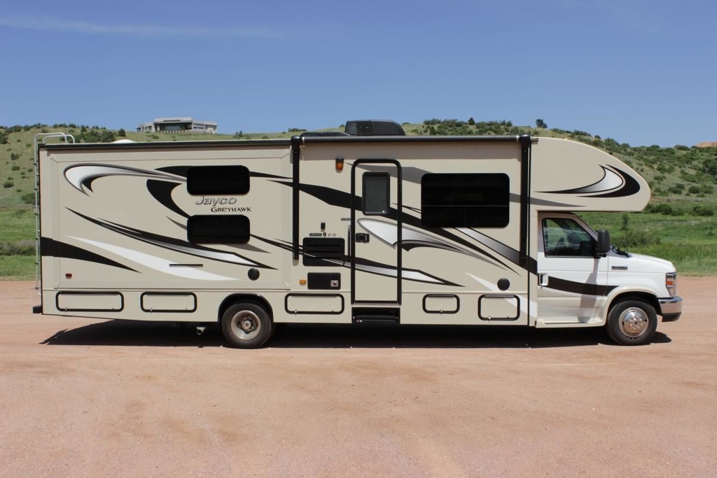 Photo 4 - 2015 Jayco Class C Motorhome rental photo 6