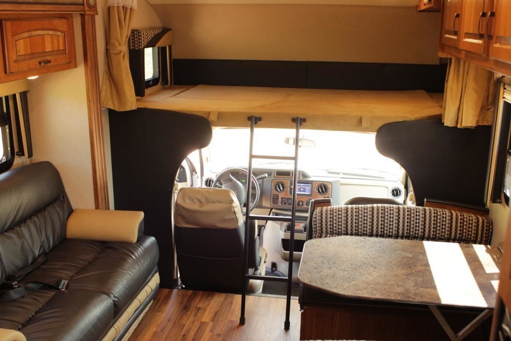 Photo 10 - 2015 Jayco Class C Motorhome rental photo 12